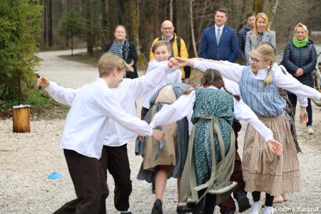 Z zasaditvijo dreves smo uradno odprli kolesarsko povezavo Kamnik–Godič (36)